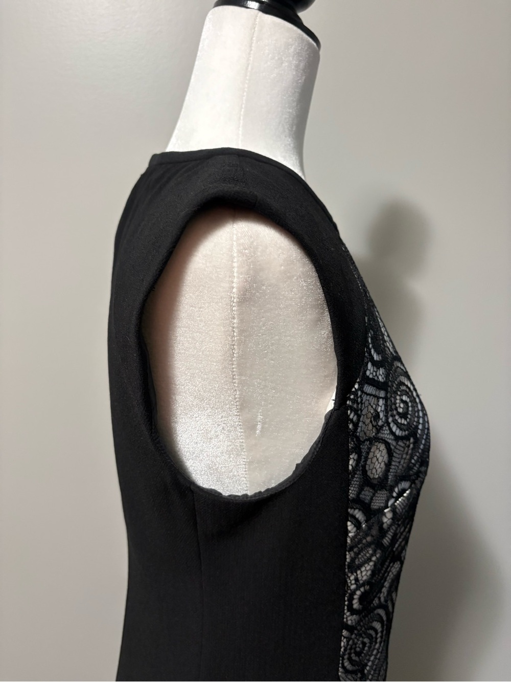 Trina Turk Sleeveless Black Lace Sheath Veda Cocktail Dress - Picture 8 of 13